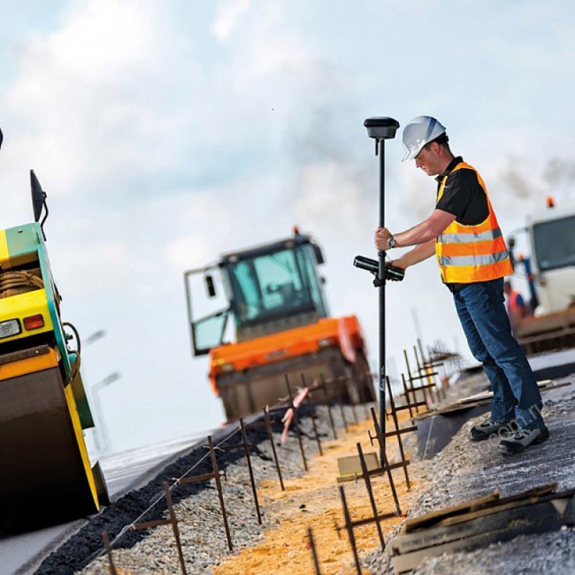 Комплект GNSS-приемника ровера Leica GS18 (GSM)+CS20 Disto Комплект GNSS-приемника ровера Leica GS18 (GSM)+CS20 Disto