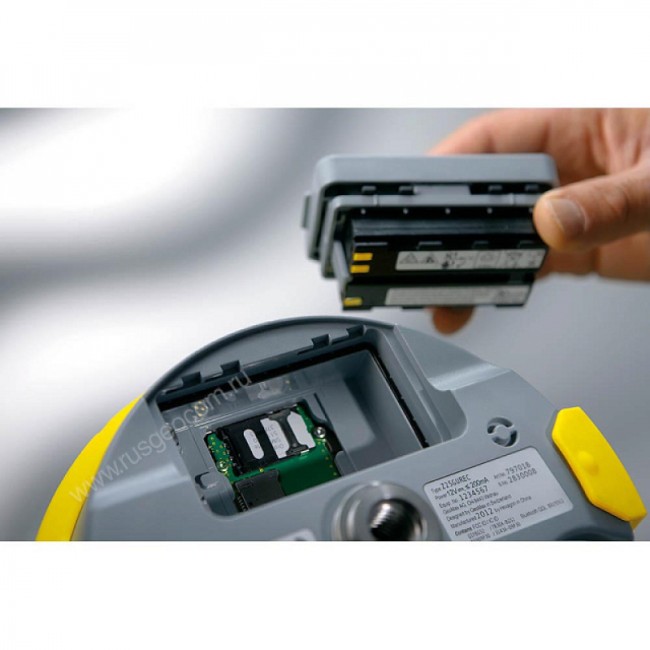 GNSS приемник GeoMax Zenith25 PRO Base (GSM-UHF) GNSS приемник GeoMax Zenith25 PRO Base (GSM-UHF)